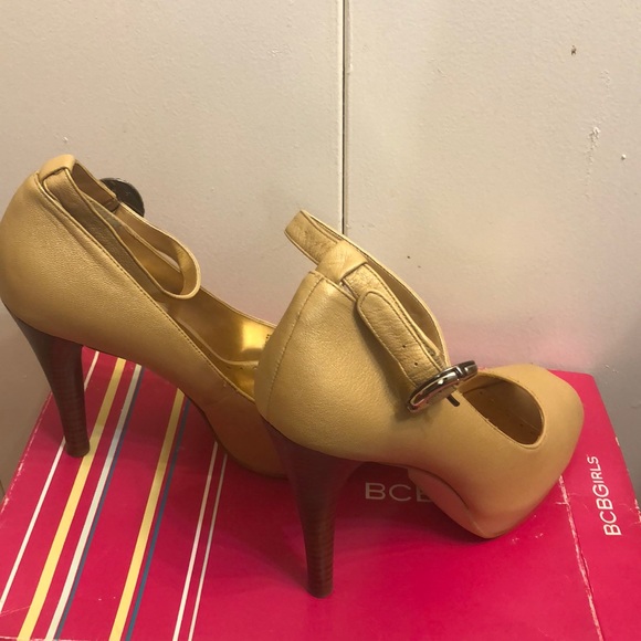 BCBG Heels - Picture 3 of 5